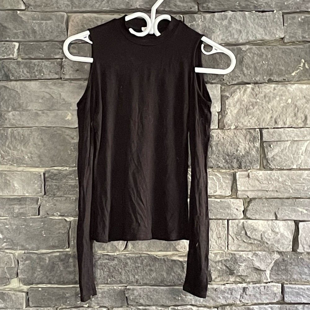 Cold shoulder top